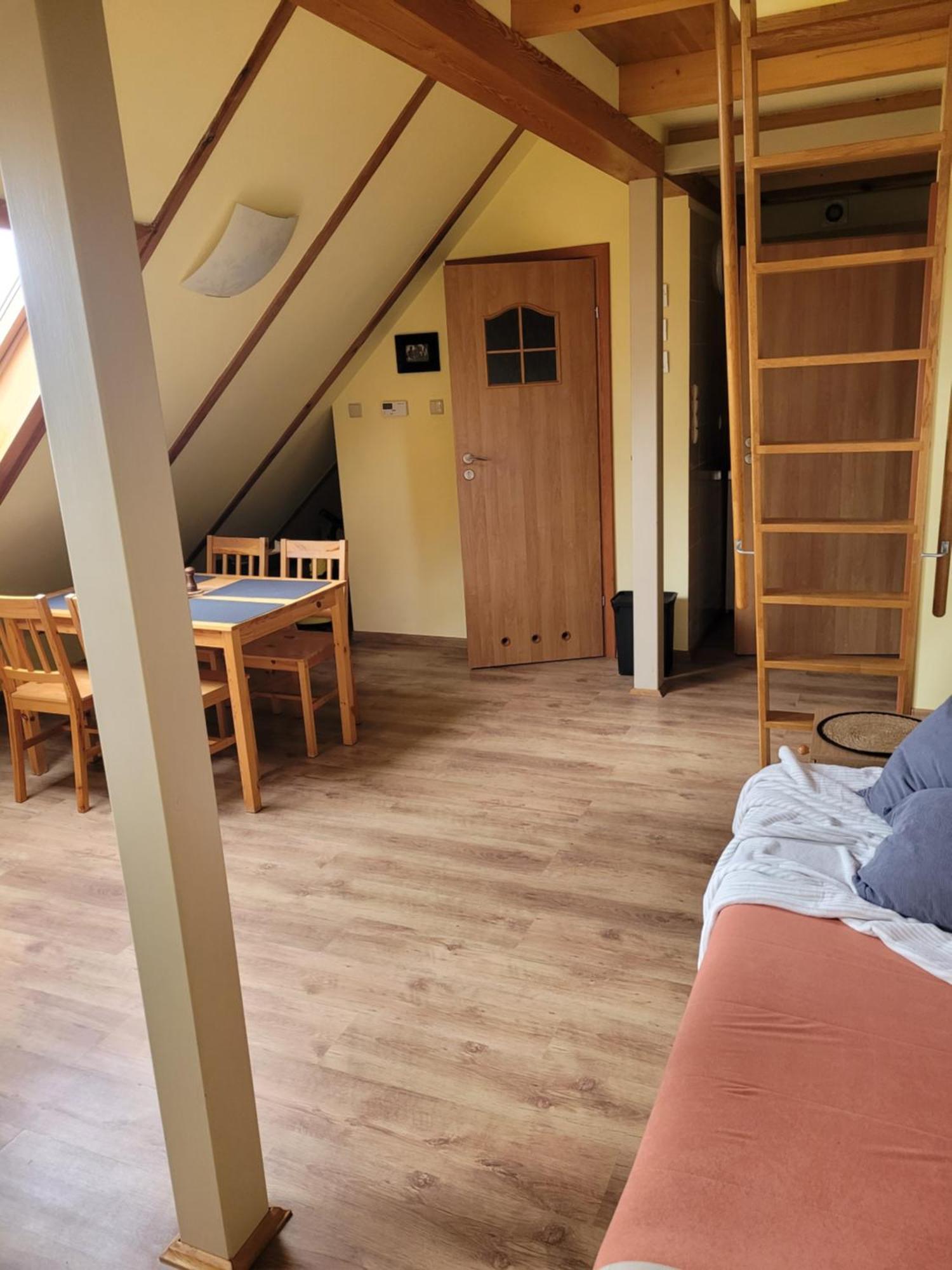 Apartamenty Na Poddaszu Bierdzany ภายนอก รูปภาพ