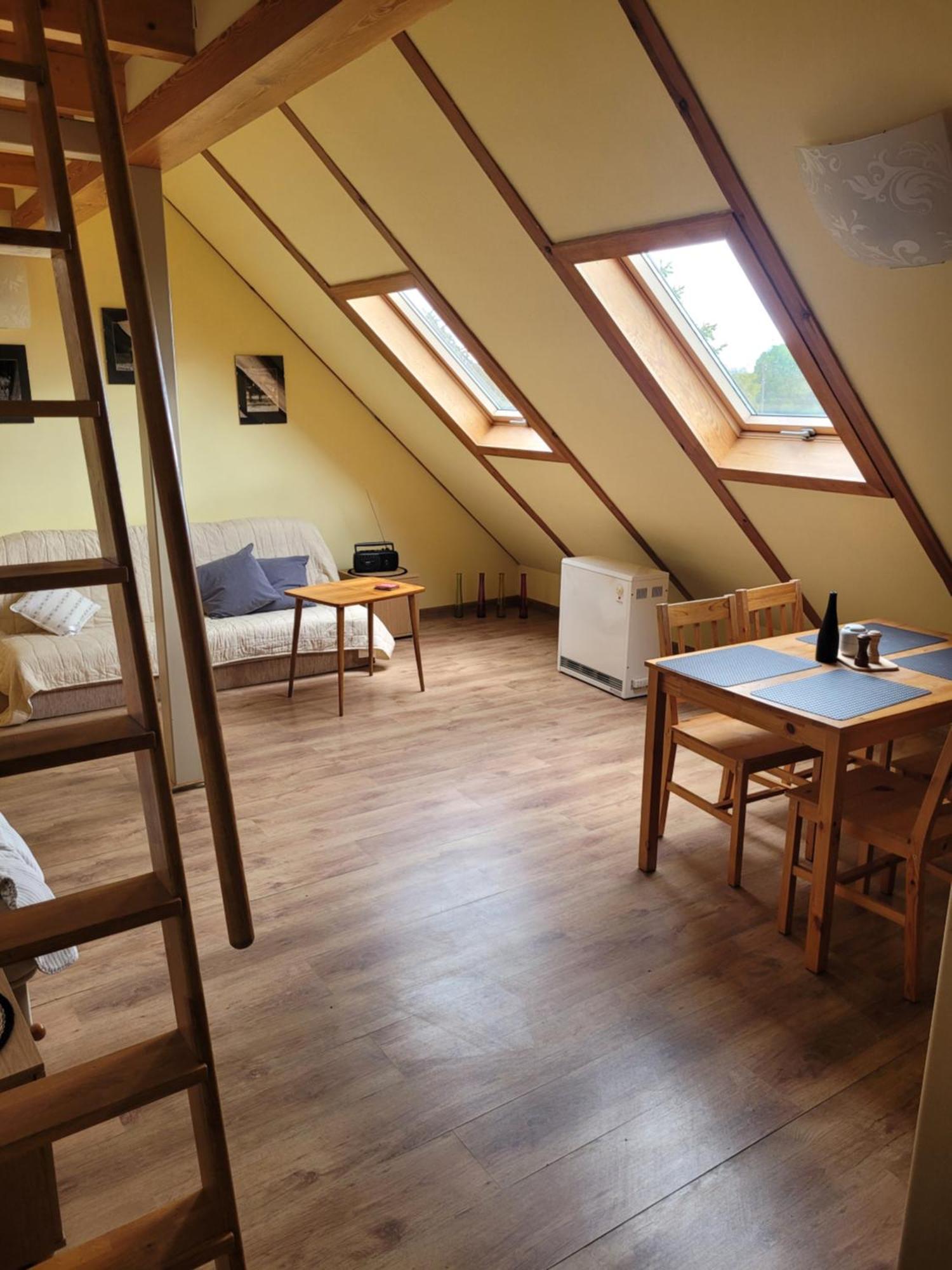 Apartamenty Na Poddaszu Bierdzany ภายนอก รูปภาพ